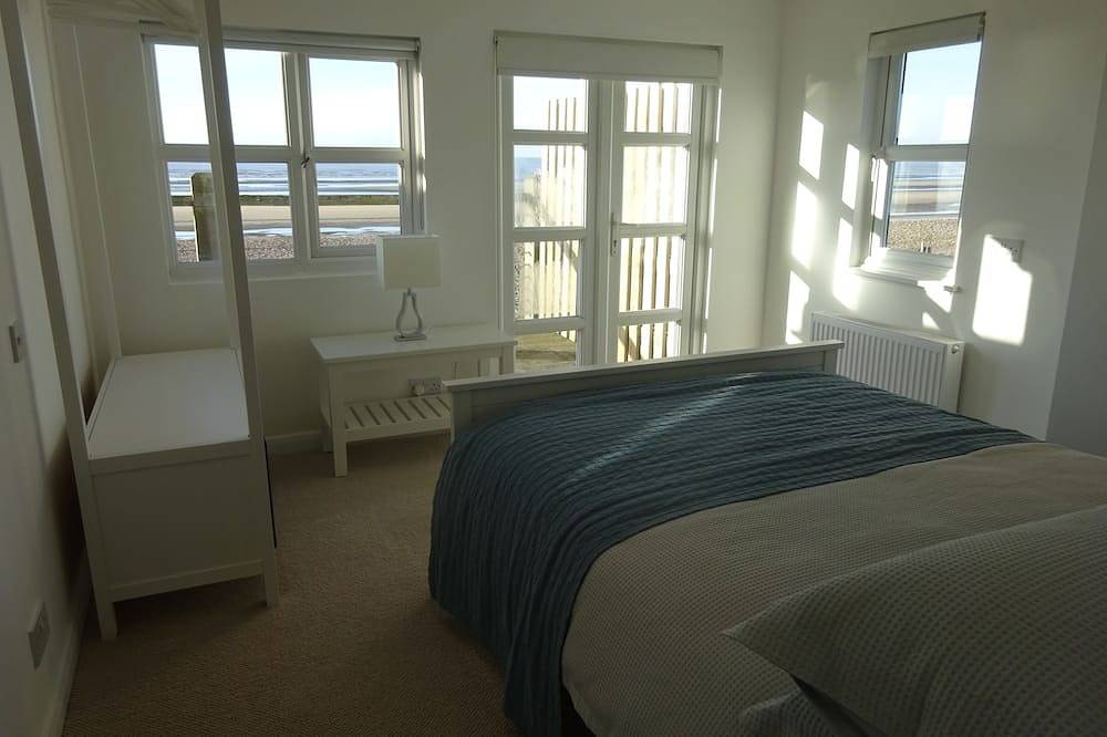 The Watchhouse  at Camber Sands,absolute beach front property. in Camber Sands, Camber