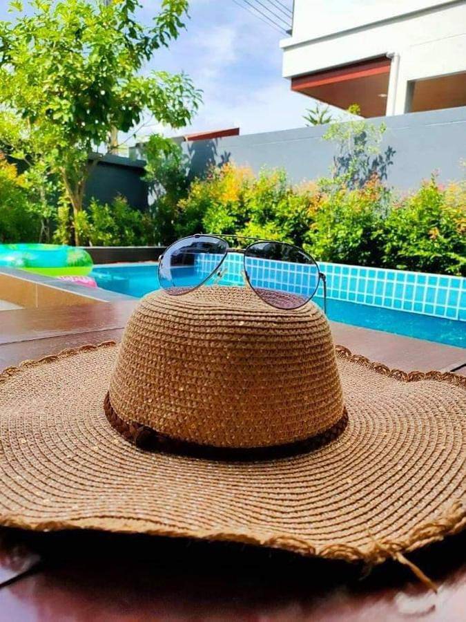 Villa pour 10 personnes, avec terrasse ainsi que piscine et vue, animaux acceptés en Thailande