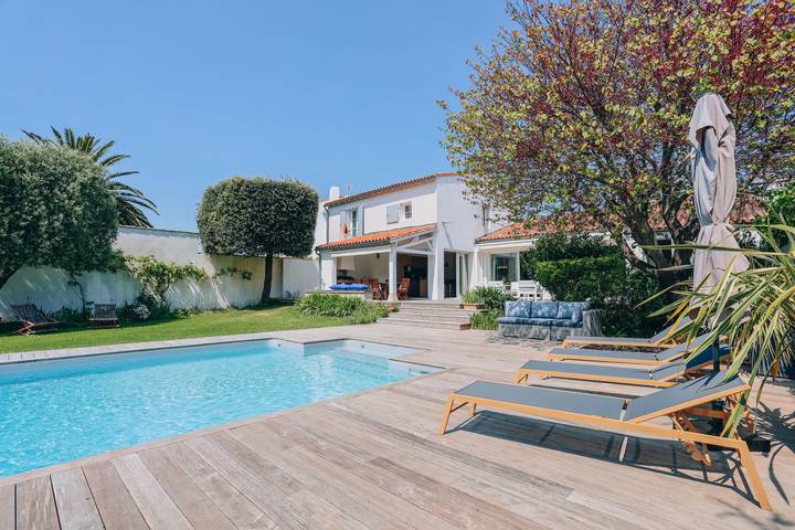 Villa pour 12 personnes, avec terrasse ainsi que jardin et piscine en Charente-Maritime - 3