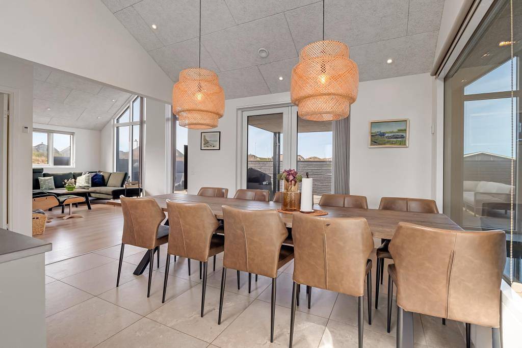 Exclusive newly built pool house with outdoor spa in Søndervig, Holmsland Klit