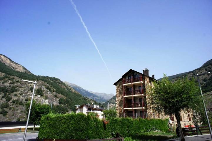 Hôtel pour 3 personnes, avec jardin ainsi que piscine et balcon à Ordino - 3