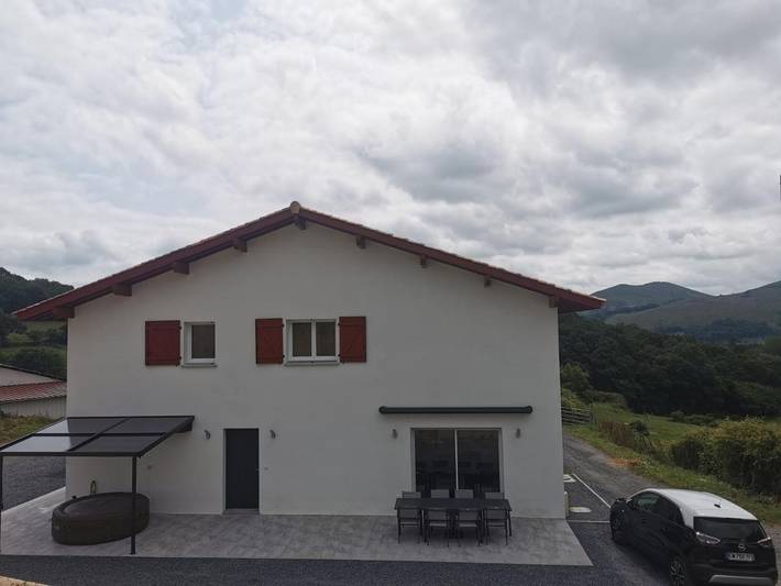 Location de vacances pour 10 personnes, avec Jacuzzi ainsi que Terrasse et Vue à Saint-Esteben