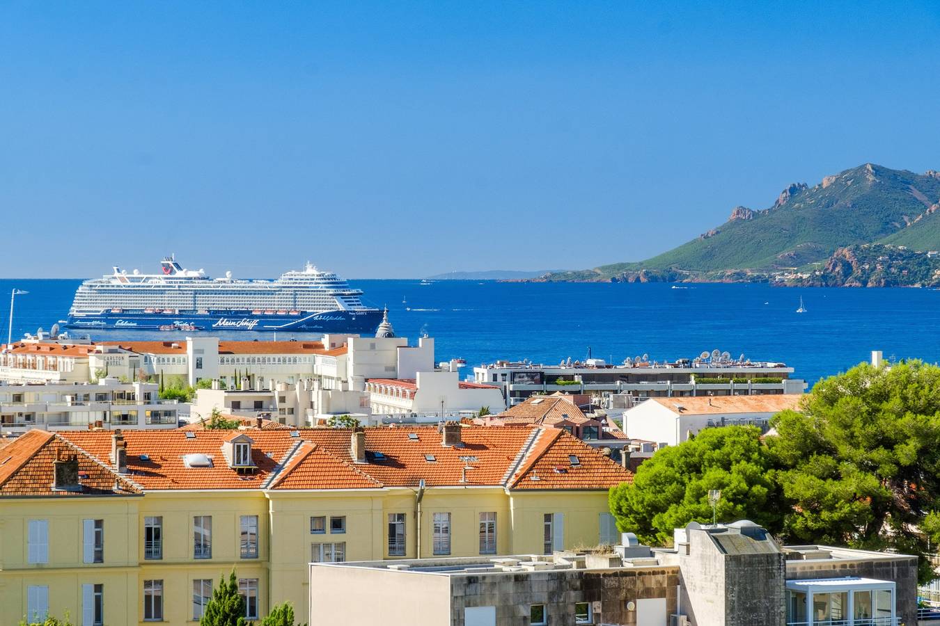 Appartement entier, Appartement 'Cannes Center Sea and Sky' avec vue sur mer, terrasse privée et climatisation in Cannes, Côte méditerranéenne (France)