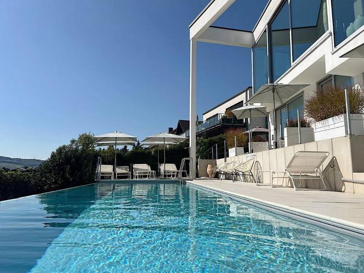Hotel für 6 Personen, mit Balkon und Terrasse sowie Garten und Pool in Mehring