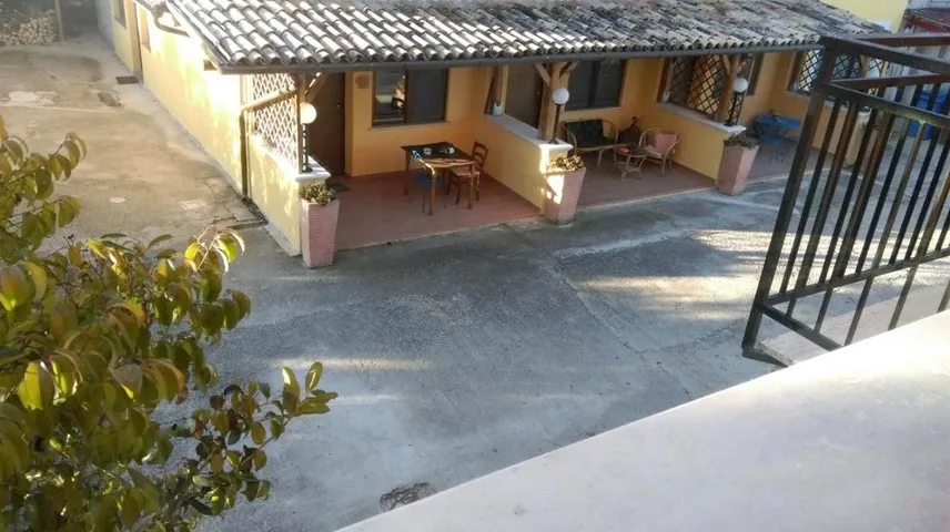 Alojamiento y desayuno para 2 personas, con jardín además de vistas y terraza - 1