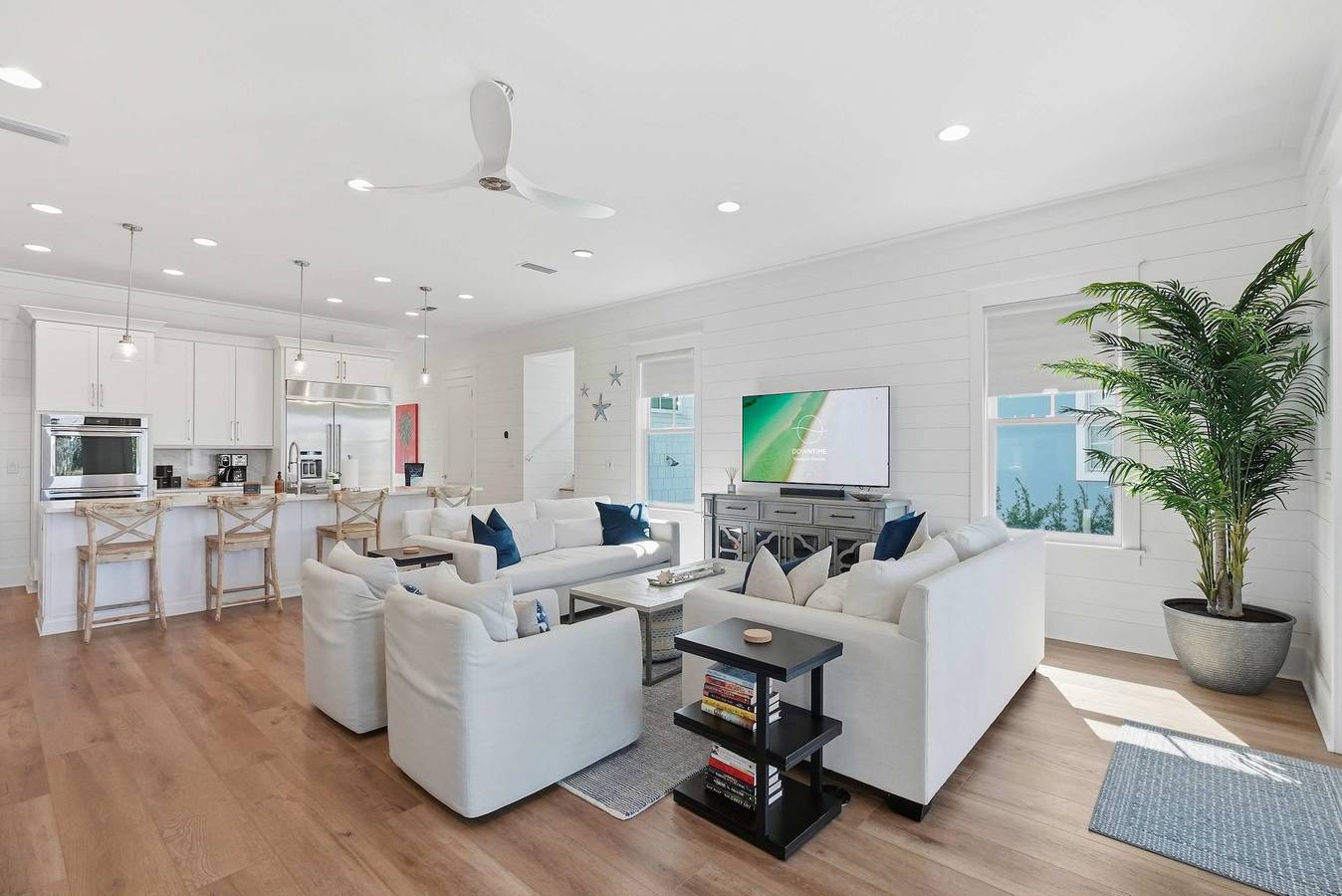 New Luxury  Sea Peace    4 Bikes   Lakefront in Carillon Beach, Emerald Coast