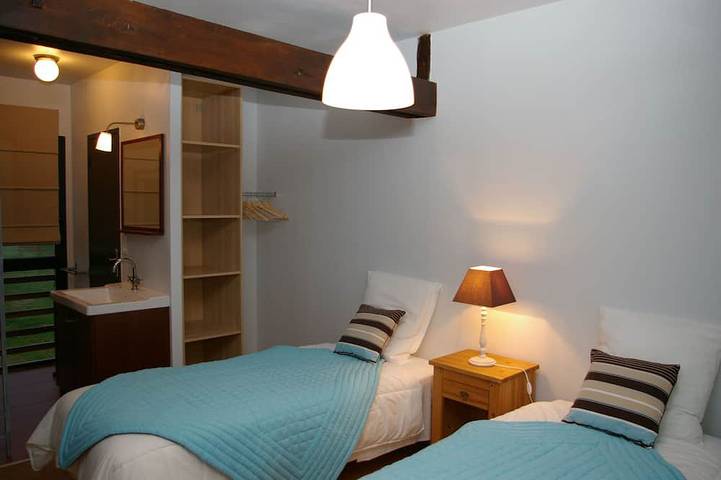 Gîte pour 6 personnes, avec terrasse ainsi que jardin et piscine à La Roque-Gageac - 4