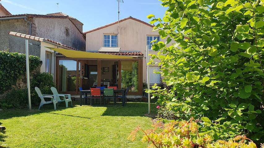 Gîte pour 7 personnes, avec jardin à Les Epesses - 2