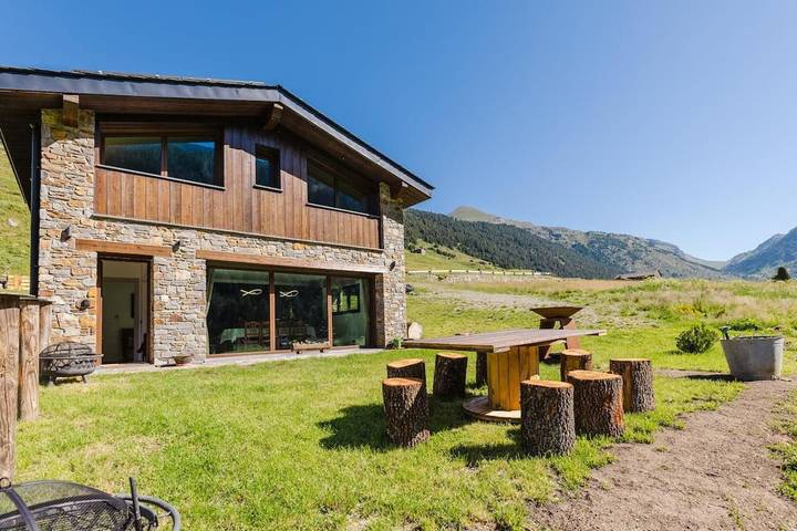 Chalet pour 8 personnes, avec jardin et vue, animaux acceptés en Andorre