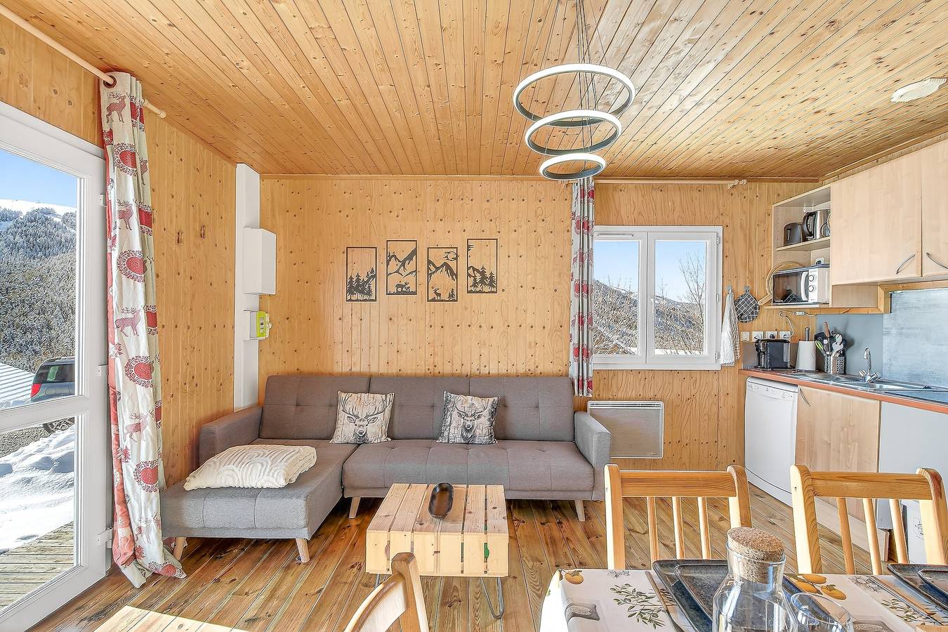 Komplettes Chalet in der Nähe von Ski und See in Seyne, Alpes-de-Haute-Provence