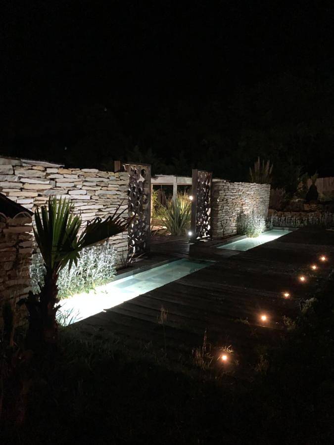 Gîte pour 2 personnes, avec piscine ainsi que jardin et vue à Saint-Julien - 2