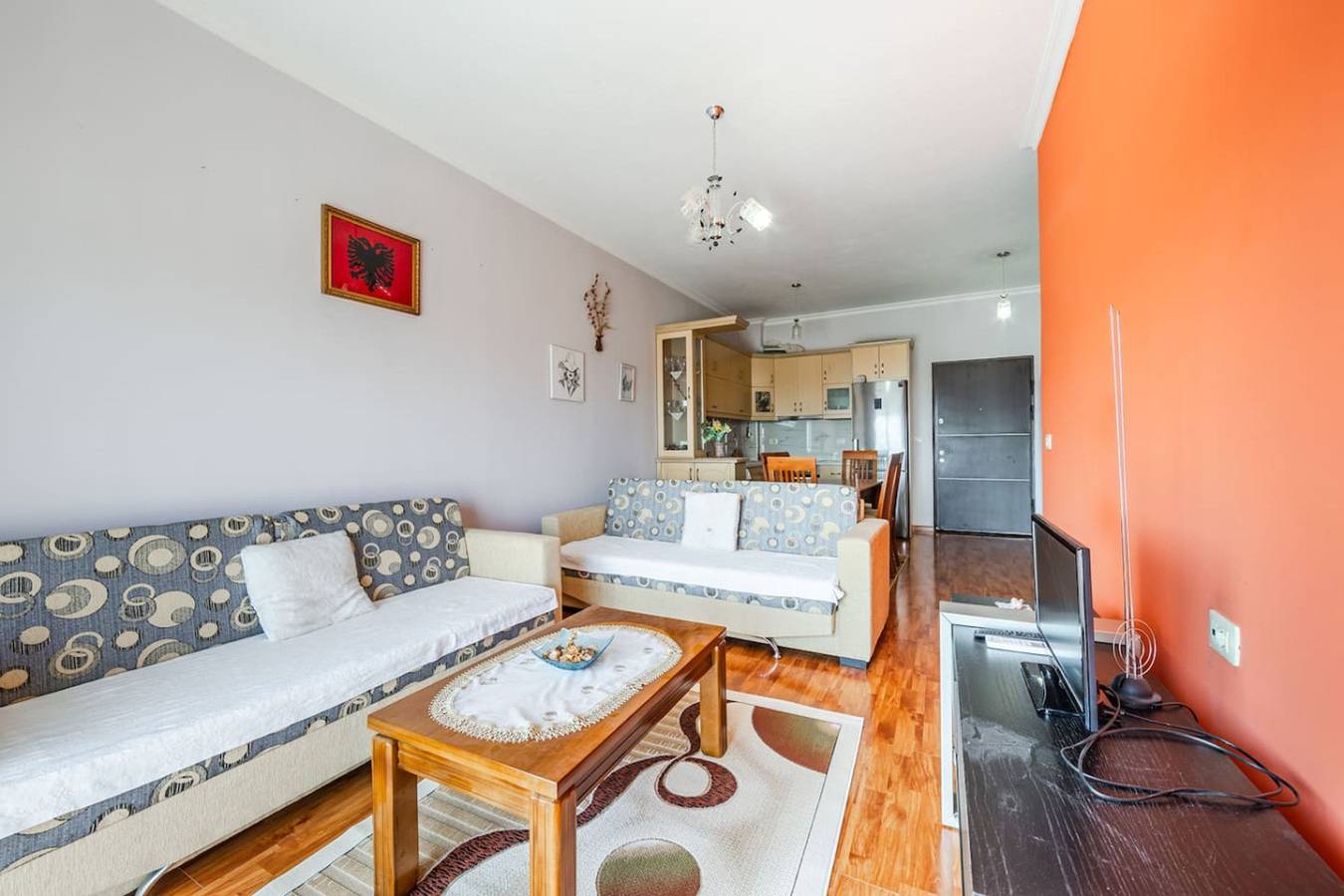 Ganze Wohnung, Ferienwohnung für 4 Personen mit Balkon in Sarandë, Vlorë
