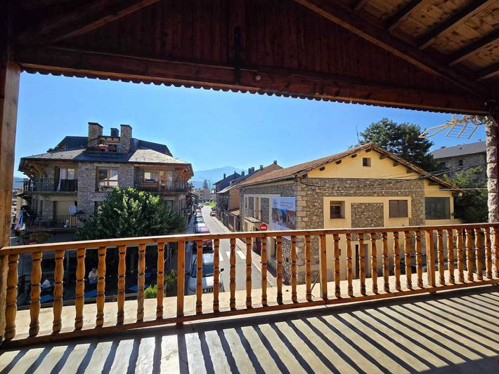 Apartamento entero, Amplio apartamento en Bellver de Cerdanya 150 m² con balcón in Bellver de Cerdaña, Pirineo Catalan