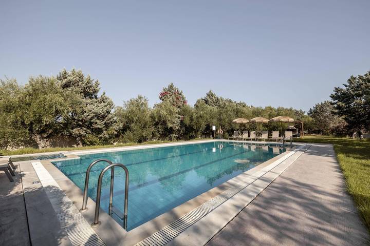 Villa für 8 Personen, mit Garten und Whirlpool in Laganas - 2