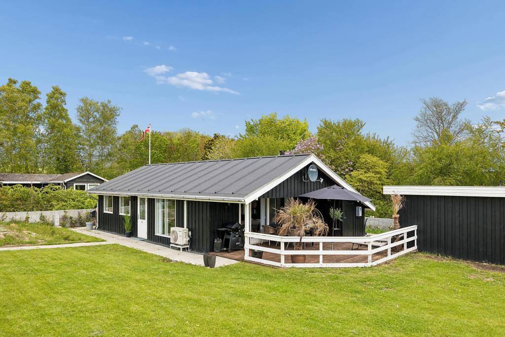 Gemütliches, frisch renoviertes Ferienhaus nahe Følle Strand in Følle Strand, Süddjursland