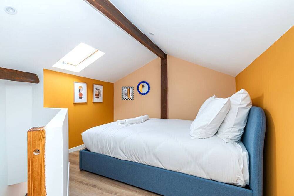 Entire apartment, Colorful apartment 5 minutes from Paris in Bagnolet, Seine-Saint-Denis