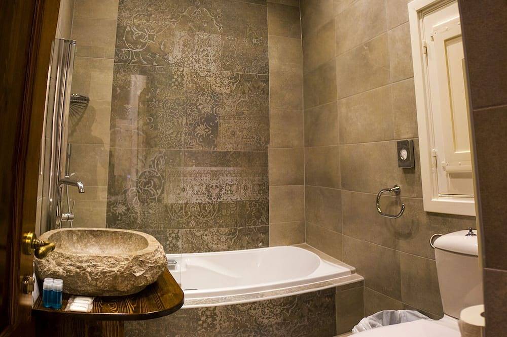 \"Superior Double Bedroom with Street View\" @ Casa Azzopardi in Rabat (Malta), Malta Island