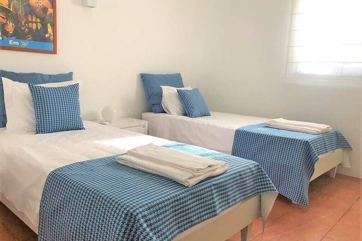 5 Gehminuten vom Strand Falesia entfernt-Garten, Terrasse, Pool, privater Grill. in Praia da Falésia, Albufeira e Olhos de Água