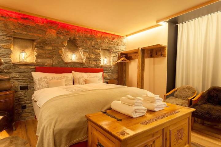 Chalet pour 4 personnes, avec jacuzzi ainsi que terrasse et sauna, animaux acceptés à Zermatt - 3