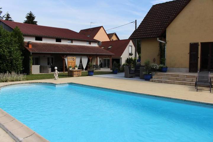 Gîte pour 6 personnes, avec Terrasse et Jardin ainsi que Piscine et Vue à Wittisheim