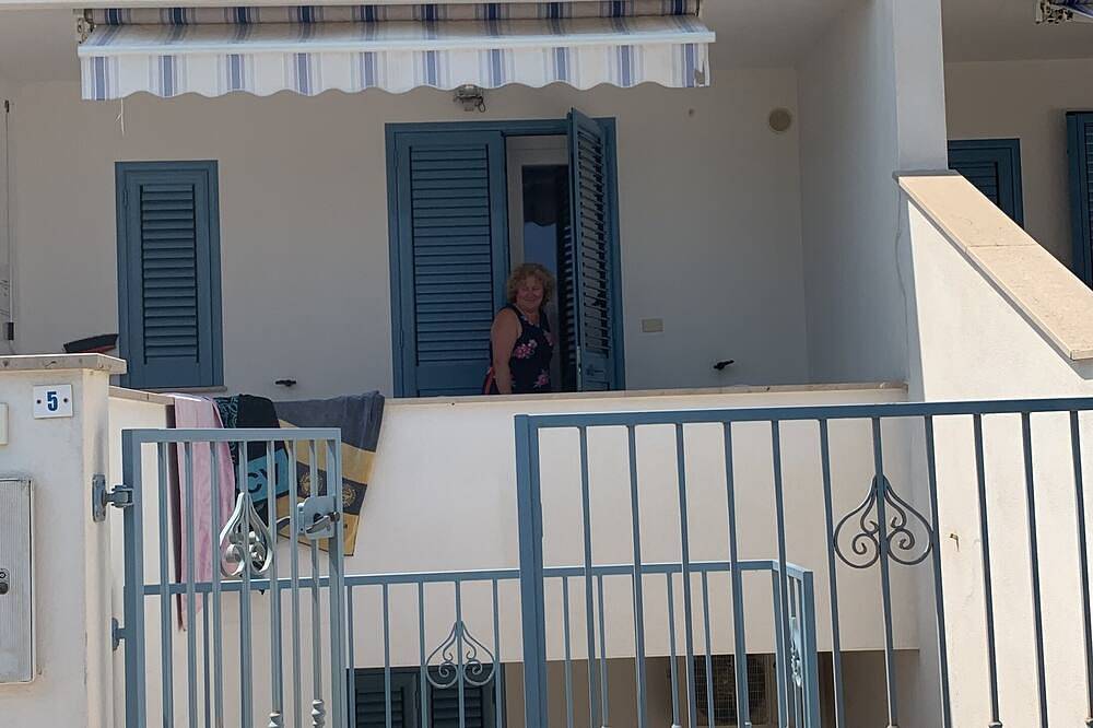 Entire apartment, Apartment  with all comforts, 300 meter from the sea, near shop center. in Torre Pali, Salve