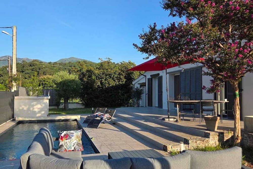 Villa with a Pool in Santa-Lucia-di-Moriani, Corte region