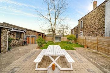 Gîte pour 5 personnes, avec jardin dans Warempage