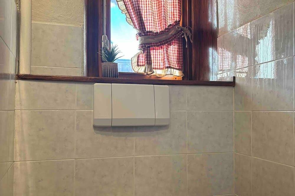 Séjournez Dans Cette Authentique Ferme Récemment Rénovée in Montriond, Les Portes du Soleil