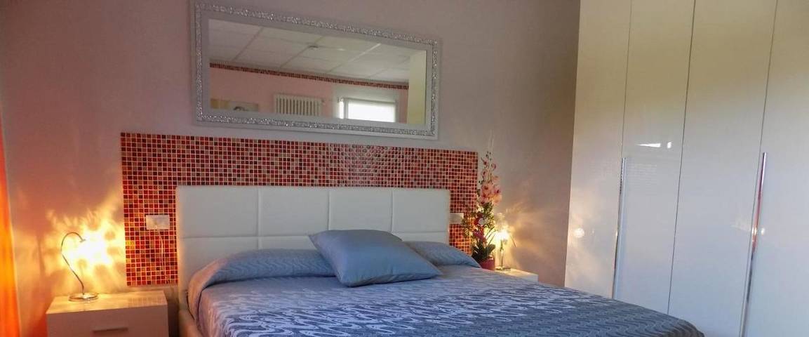 Hôtel pour 2 personnes, avec Balcon ainsi que Terrasse et Vue à Fontanafredda