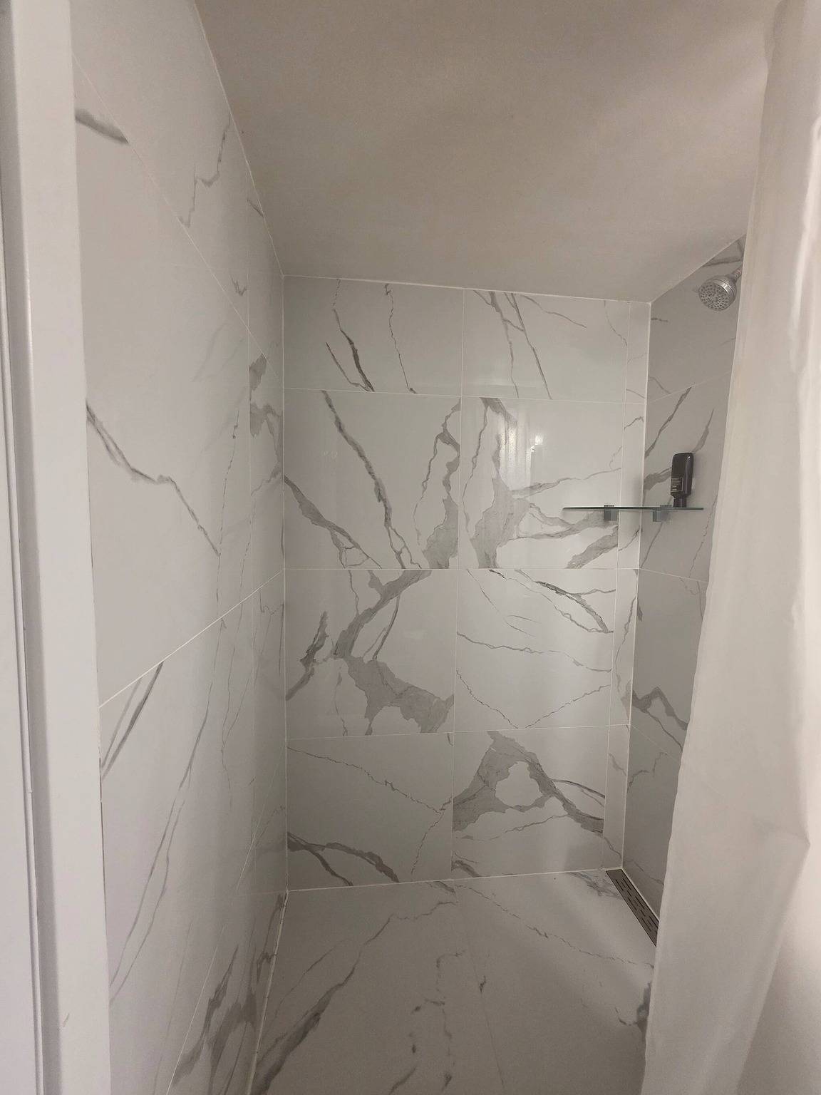 Apartamento entero, Acogedora habitación privada con baño en Central Barrie in Barrie, Ontario
