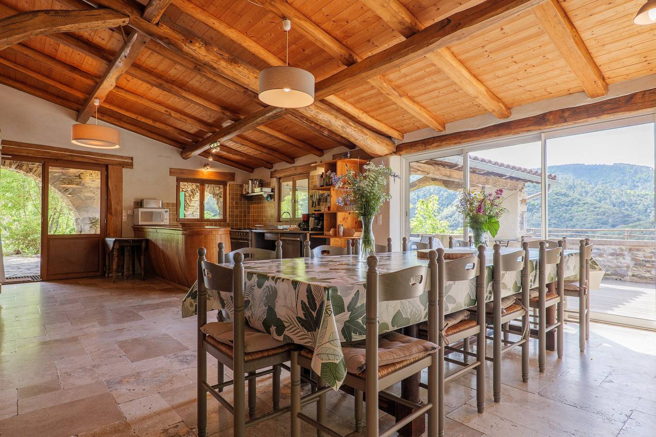 Casa vacacional 'La Guaribote' con vistas a la montaña, terraza privada y Wi-Fi in Beaumont (Ardèche), Parc naturel régional des Monts d'Ardèche