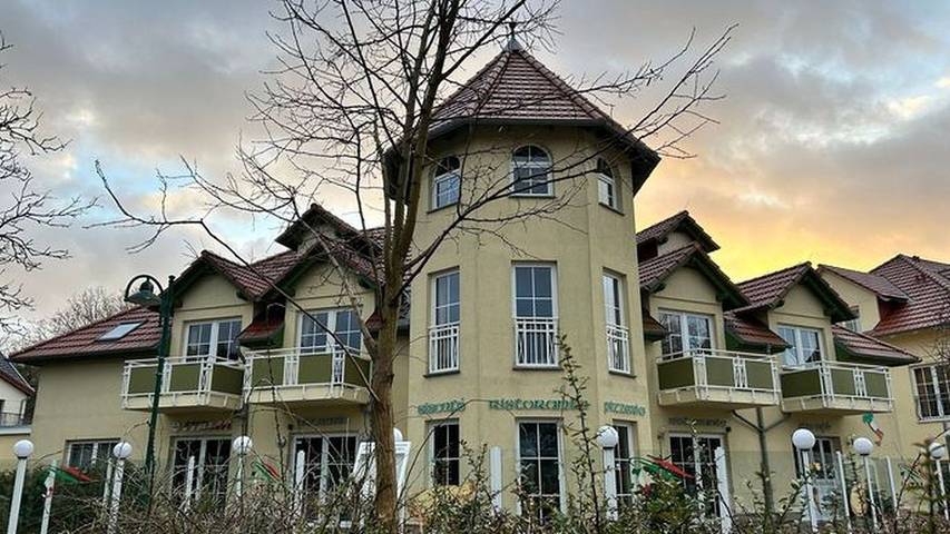 Hotel für 5 Personen, mit Sauna und Balkon in Karlshagen - 4