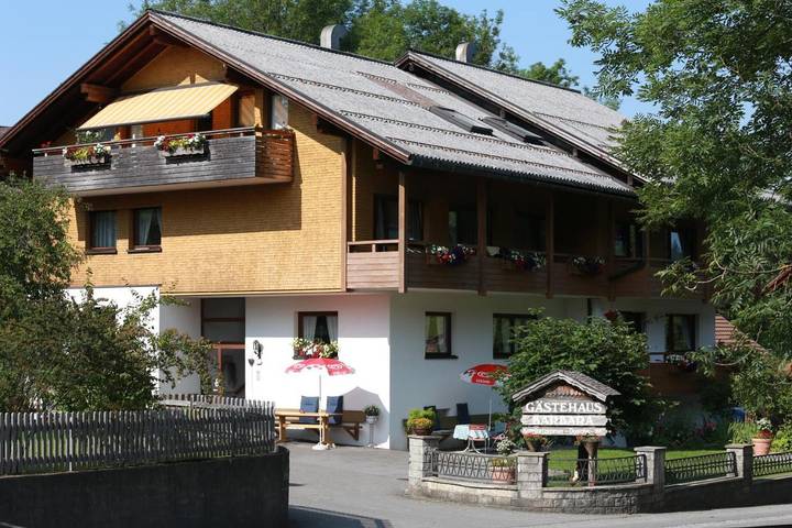 BnB für 2 Personen, mit Terrasse und Garten in Vorarlberg