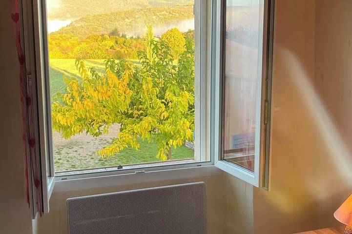 Ferienhaus für 4 Personen, mit Terrasse und Garten in Sault - 3