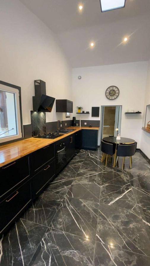 Location de vacances pour 6 personnes, avec terrasse et piscine à Boudy-de-Beauregard - 4