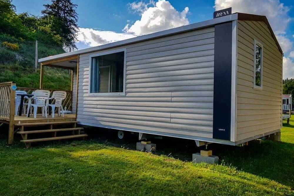 Camping 3 étoiles - Piscine  - ccbadee in Langogne, Massif Central