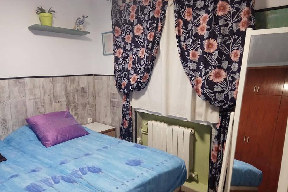 Habitación Totalmente Equipado de Alto Confort en una Casa con Jardín in Nou Barris, Barcelone