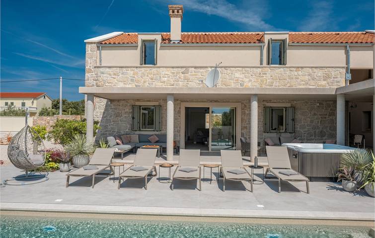 Acogedor apartamento de 1 dormitorio cerca de la playa con piscina, wifi y aparcamiento in Ugljan, Isla de Ugljan