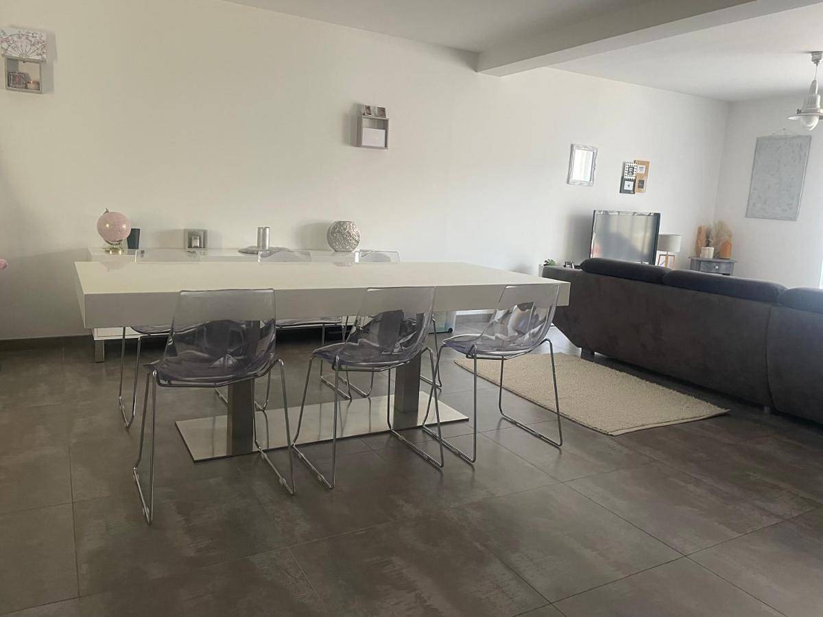 Four-Bedroom House in Périgny, Région de La Rochelle