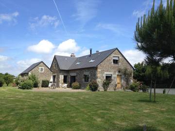Chambre d’hôte pour 3 personnes, avec vue et jardin à Dragey-Ronthon