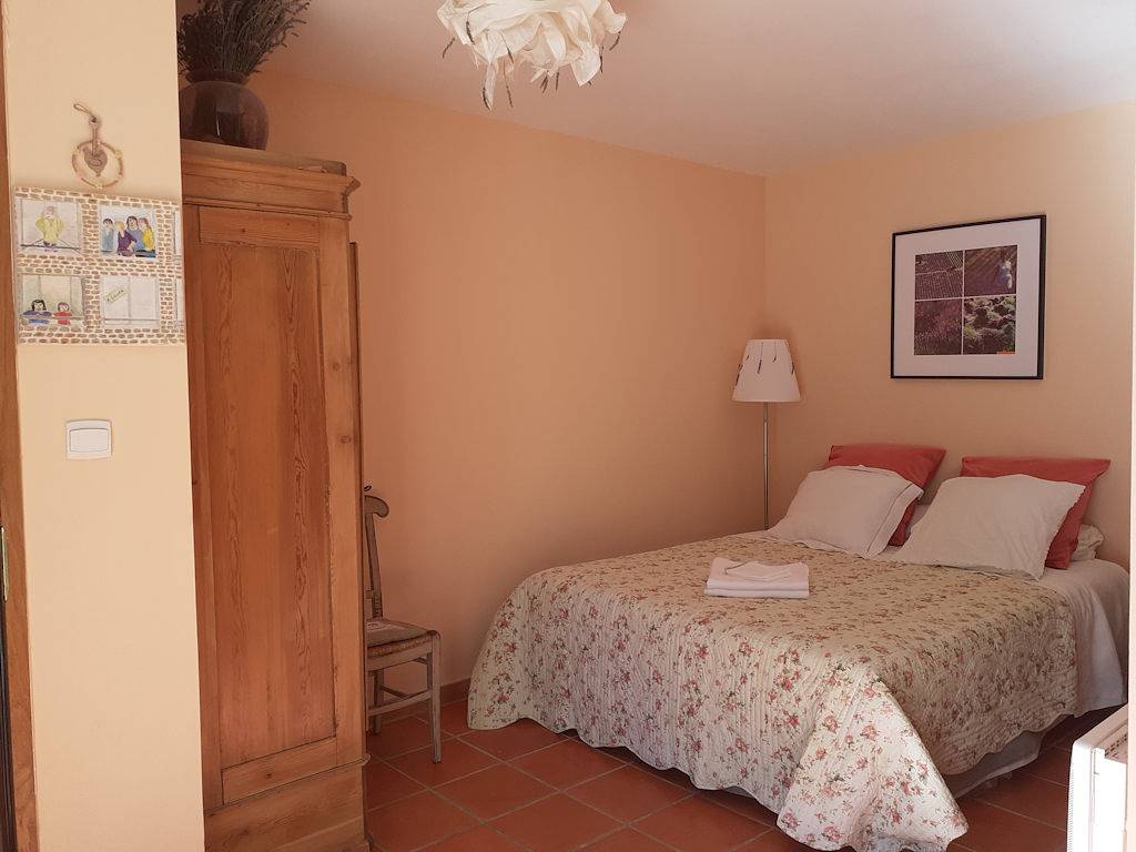 Entre Thym et Romarin - Chambre 21 m² + véranda 15 m2 accolée 15 m² in Grignan, Région de nyons