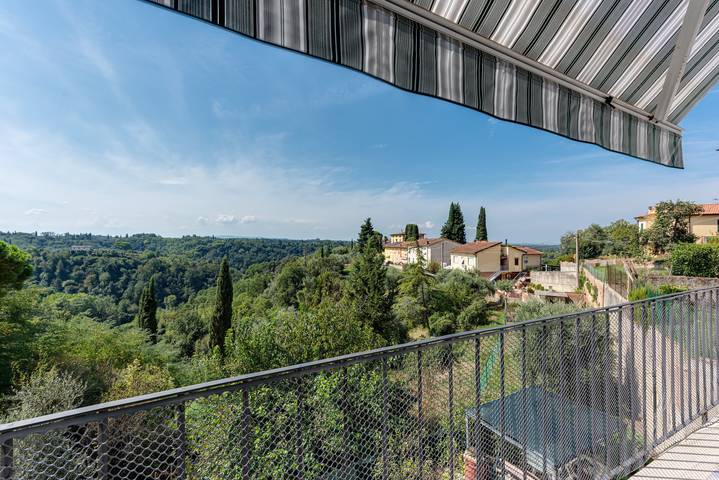 Casa vacanze 'House of Flowers' con balcone e Wi-Fi in Montopoli in Val d'Arno, Pisa e dintorni