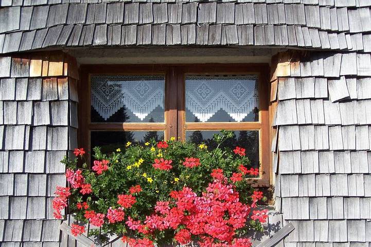 Location de vacances pour 5 personnes, avec terrasse ainsi que sauna et jardin à Chapelle-des-Bois - 4