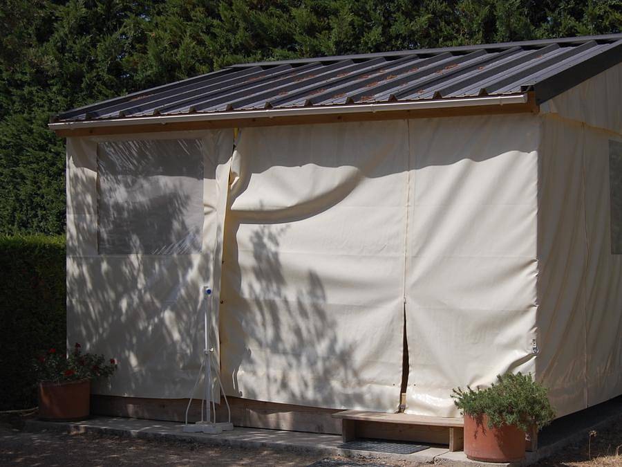 Camping Des Favards - Bungalow toilé 5 personnes - Mobil Home Essentiel - sans sanitaires in Violès, Vaucluse