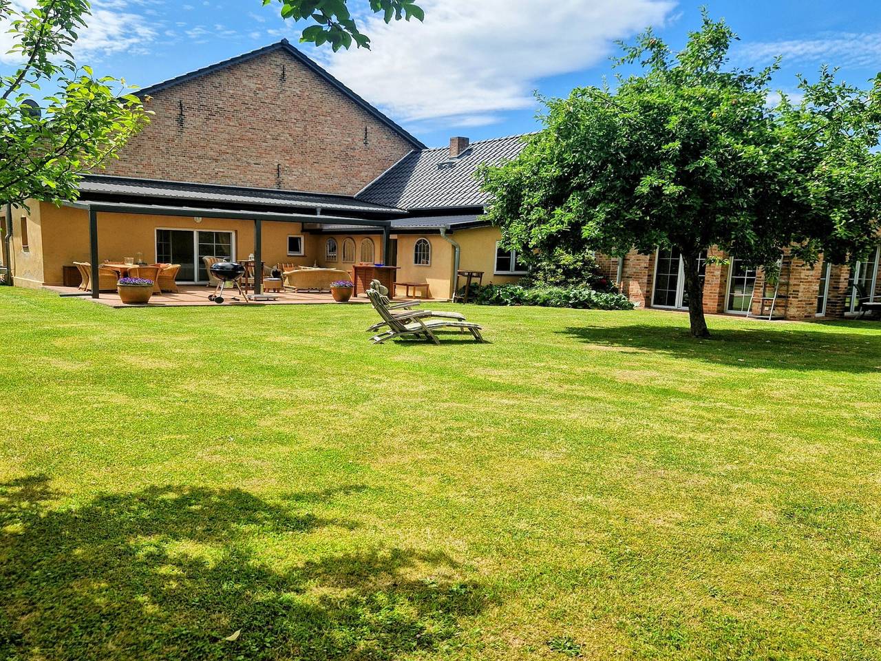 Apartment 'Im Ferienhaus Sükow' mit Terrasse, Garten und Wlan in Perleberg, Prignitz