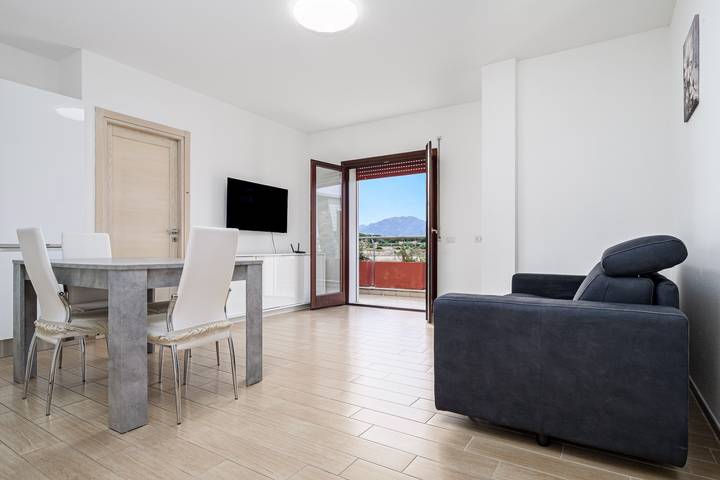 Appartamento intero, Tilly Emerald Stay – Appartamento per 4 persone, ideale per coppie e famiglie in Olbia, Costa Smeralda