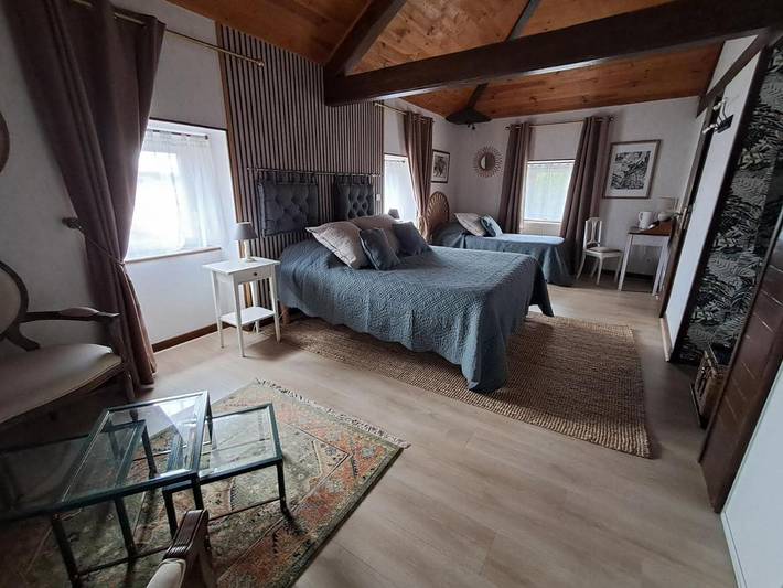 Chambre d’hôte pour 2 personnes, avec Terrasse ainsi que Jardin et Vue à Saint-Beauzire