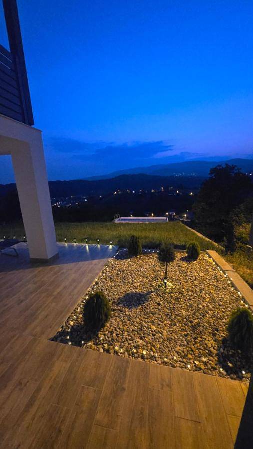 Villa pour 8 personnes, avec jardin et sauna ainsi que vue et piscine à Zagreb - 3