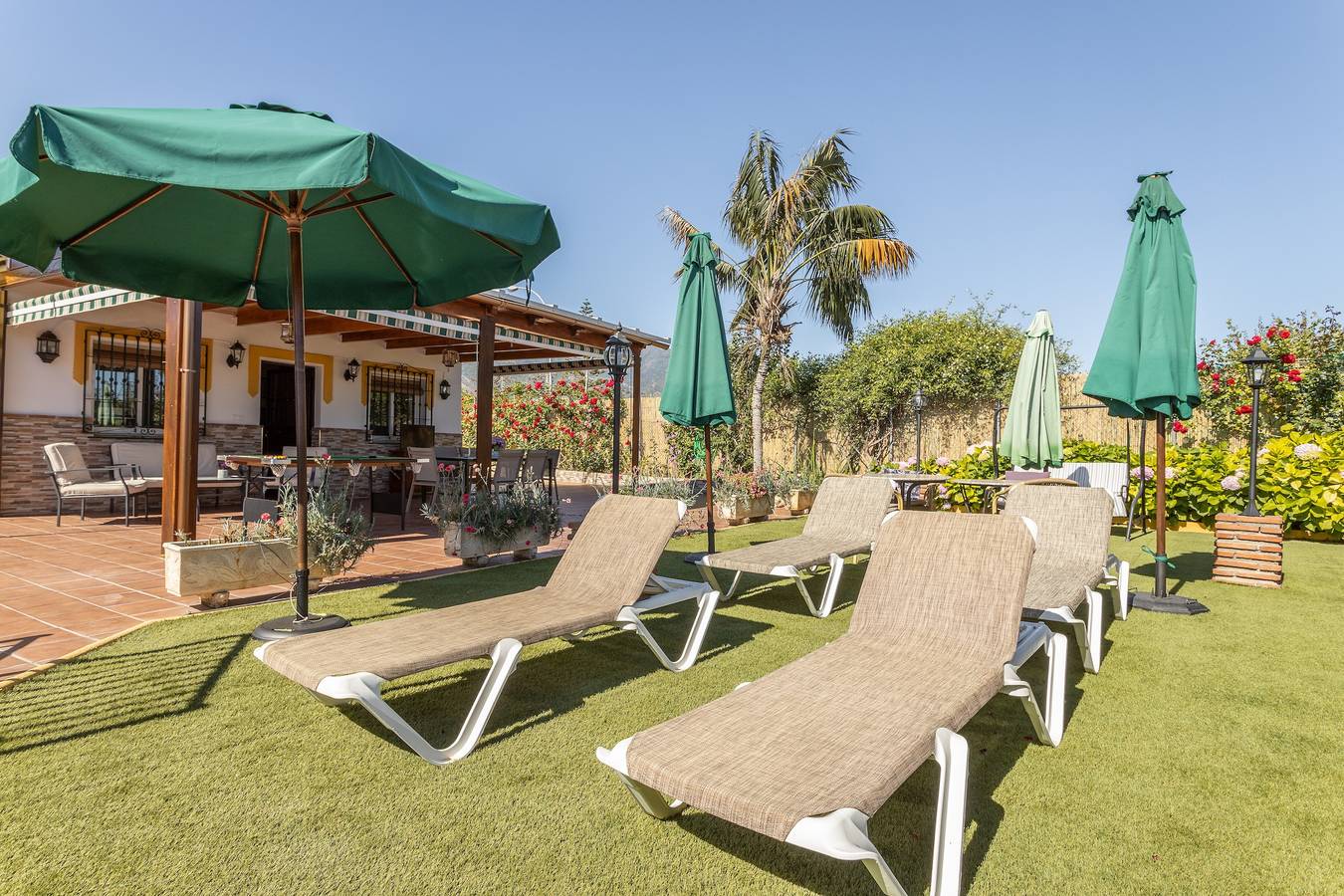 Ferienhaus Casita Puente Viejo mit Pool, Wlan, A-C, Terrassen & Garten in Nerja Centre, Nerja