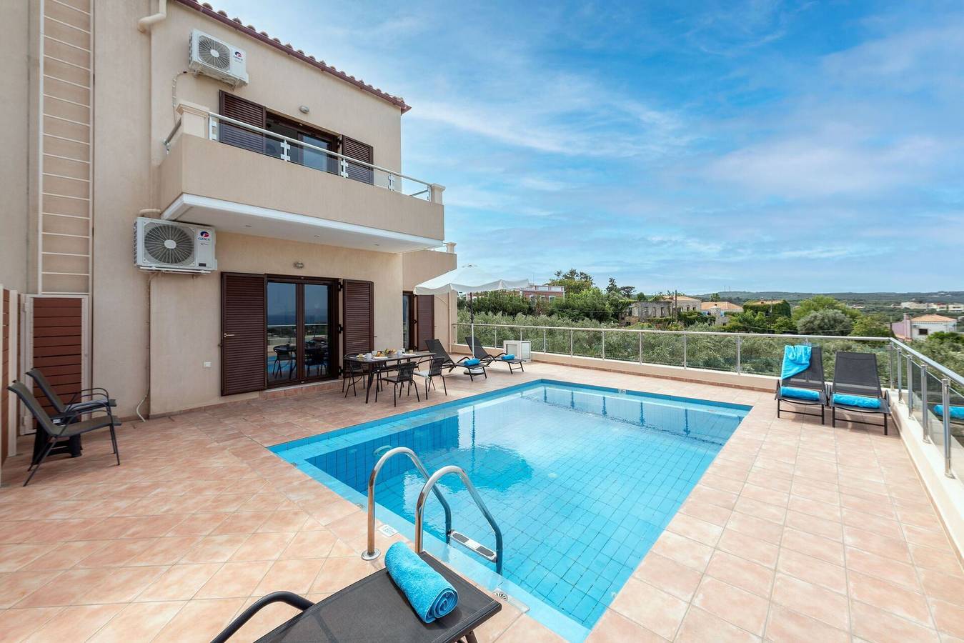 Villa for 7 personer med terrasse in Maleme, Chaniaregionen